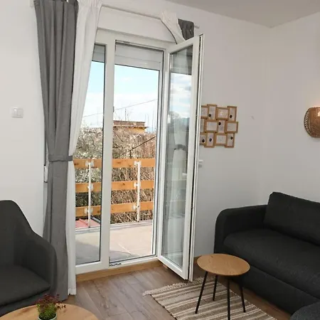 Krinka Apartment *